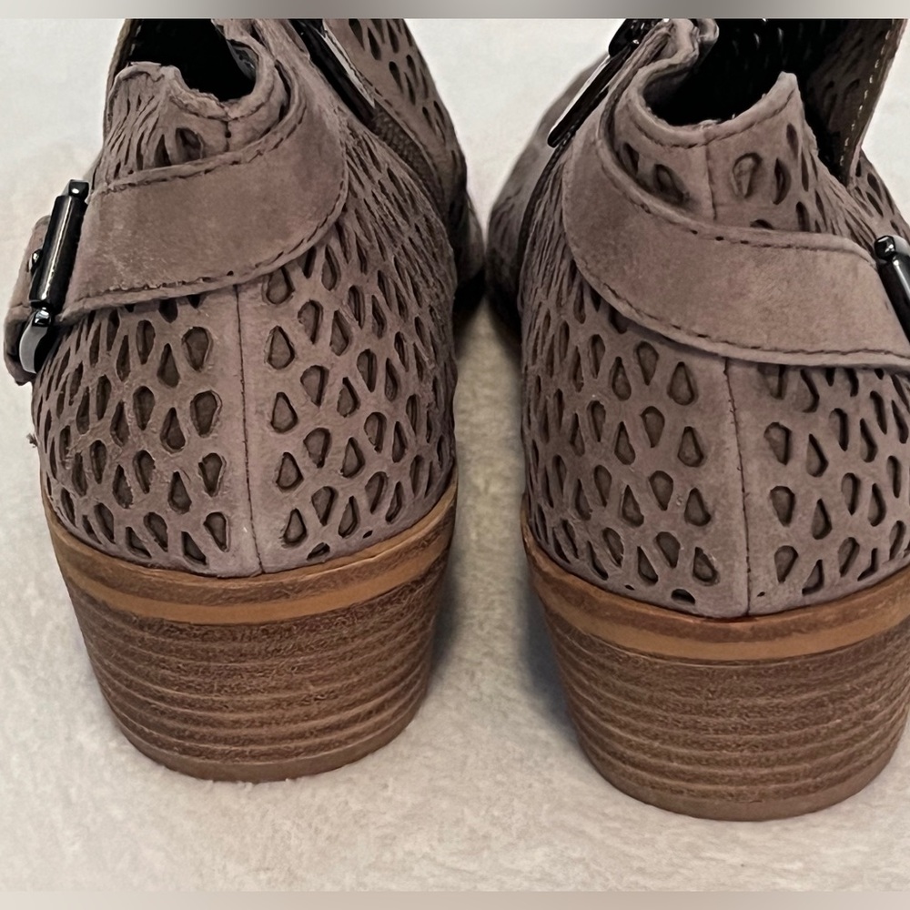 Vince Camuto phandra pointed laser cut booties Y2K summer festival cottagecore - Picture 4 of 15